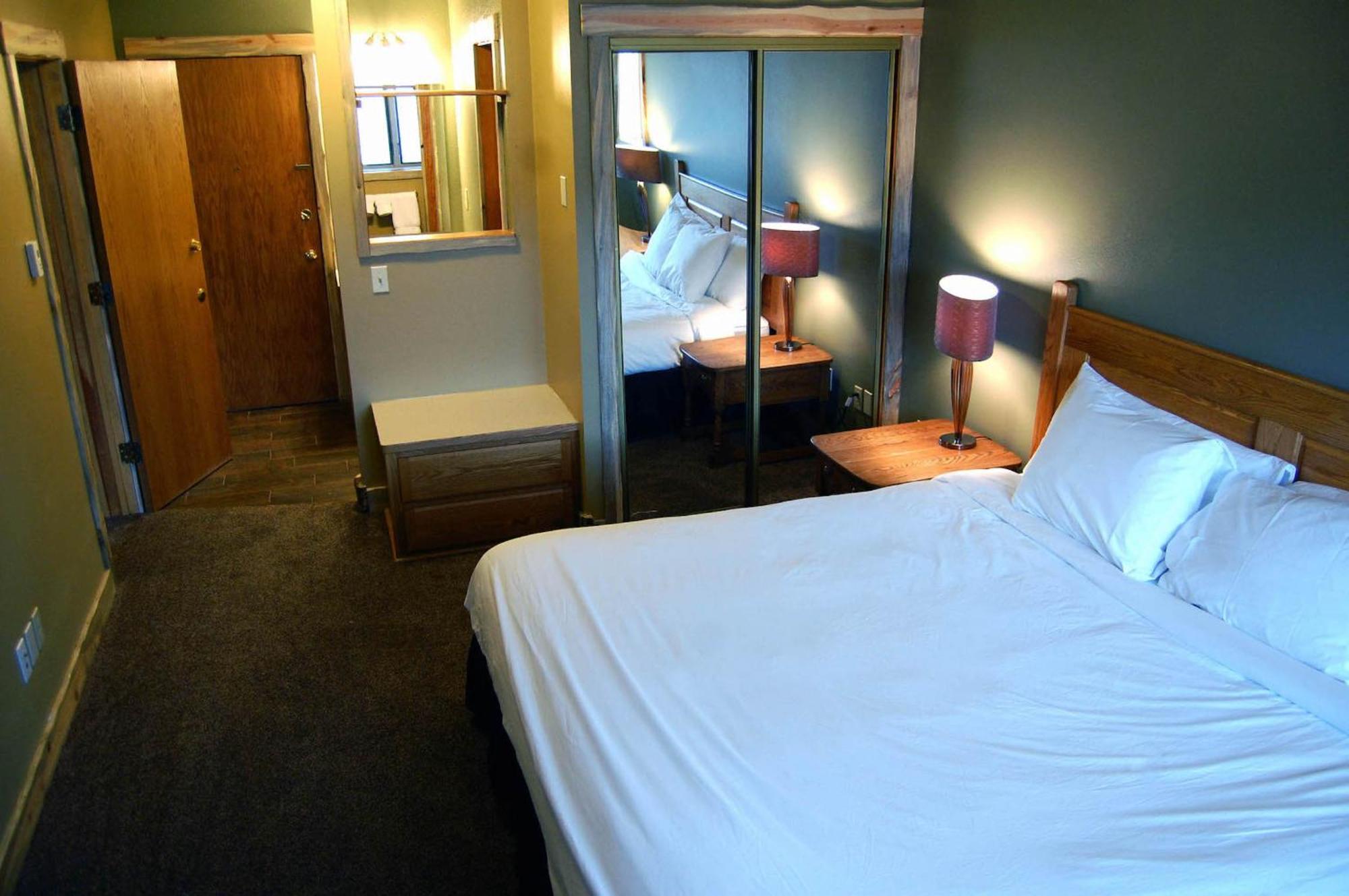 Arrowhead Mountain Lodge Cimarron Room photo