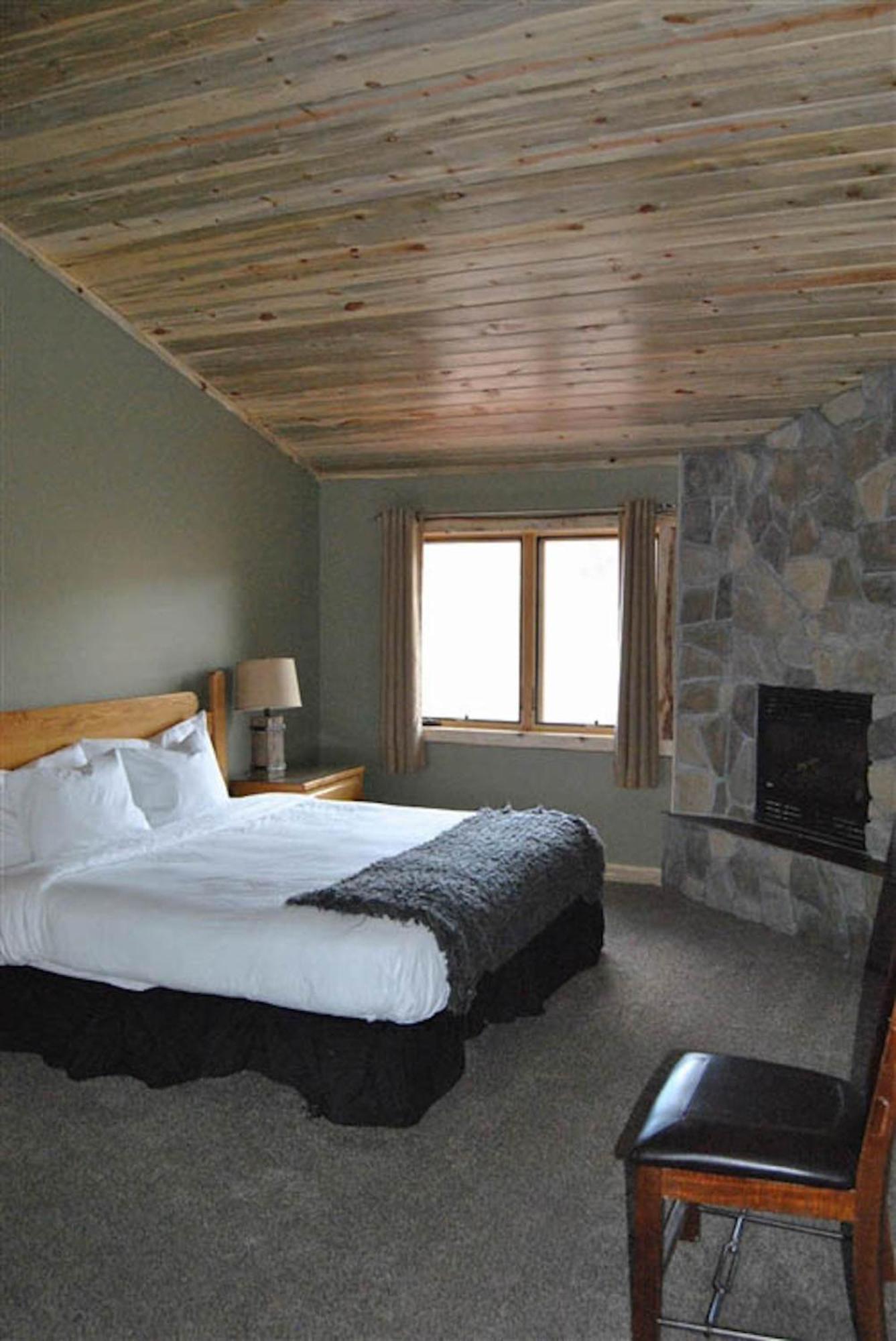 Arrowhead Mountain Lodge Cimarron Room photo